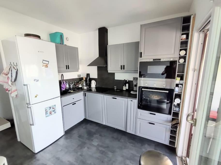 T3 Avec Parking Limite Lyon8 * Venissieux